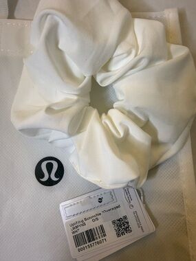 lululemon athletica White Uplifting Oversized Scrunchie